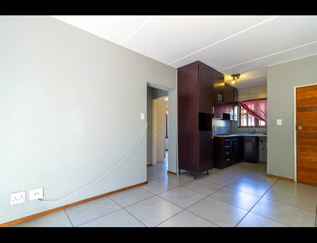 2 BEDROOM APARTMENT FOR SALE IN HONEYDEW GROVE